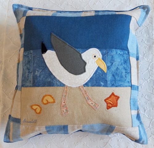 Louise Bell Quilts-Seagull-Cushion-facing-right