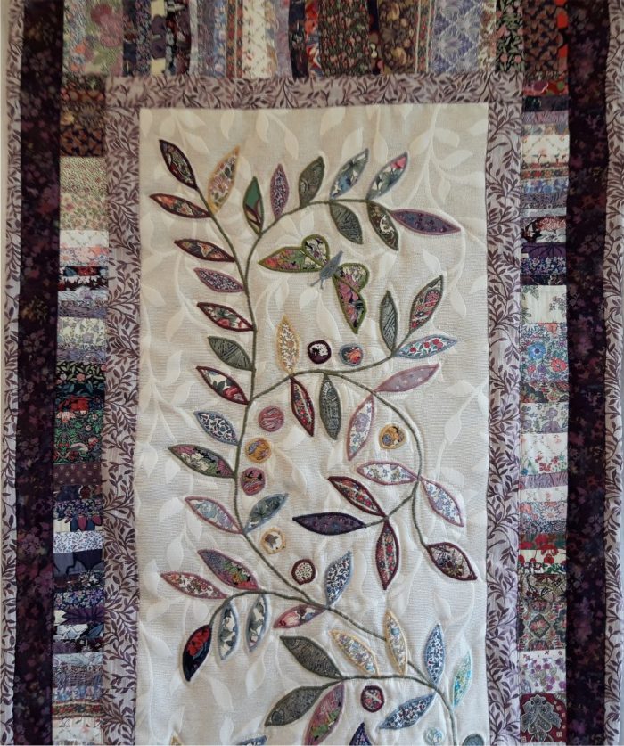 Bed Runner Mauve Trailing Leaves, Louise Bell Quilts